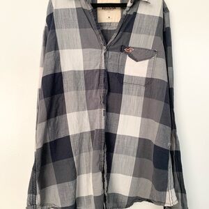Hollister cute & casual picnic cover up woman’s black white and Gray Plaid Shirt
